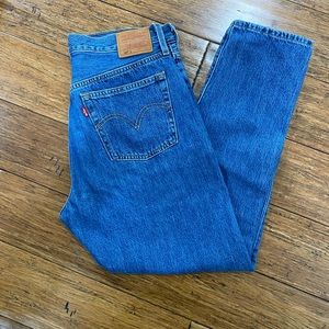 Levi’s 501 Skinny - no distressing - 30x28
